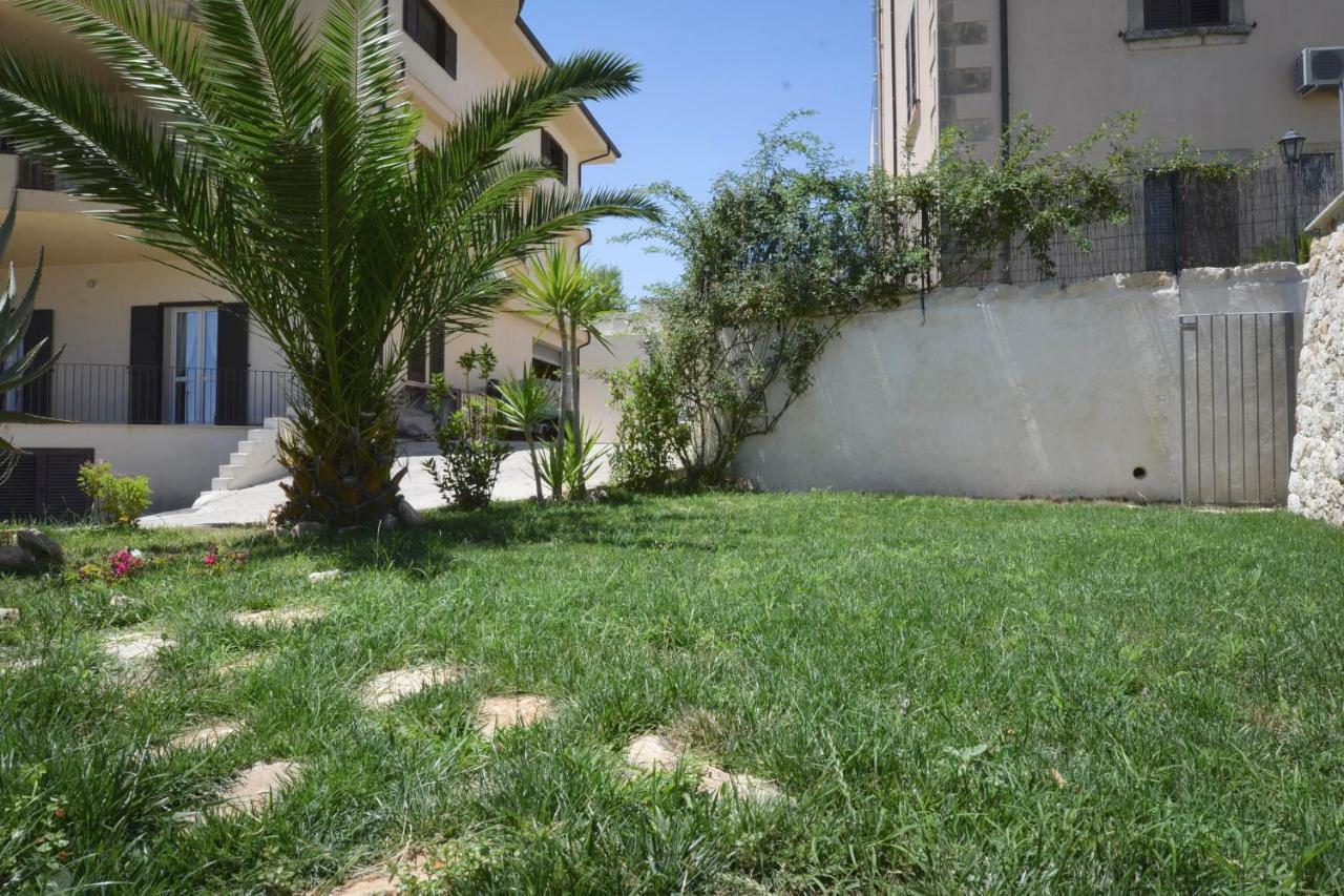Chiaralice Villa Noto Exterior foto